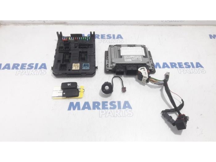 Engine management computer Peugeot 3008 I 1.6 16V THP 155