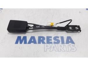 Usagé Insertion ceinture de sécurité avant droite Peugeot 3008 I (0U/HU) 1.6 16V THP 155 Prix € 20,00 Règlement à la marge proposé par Maresia Parts