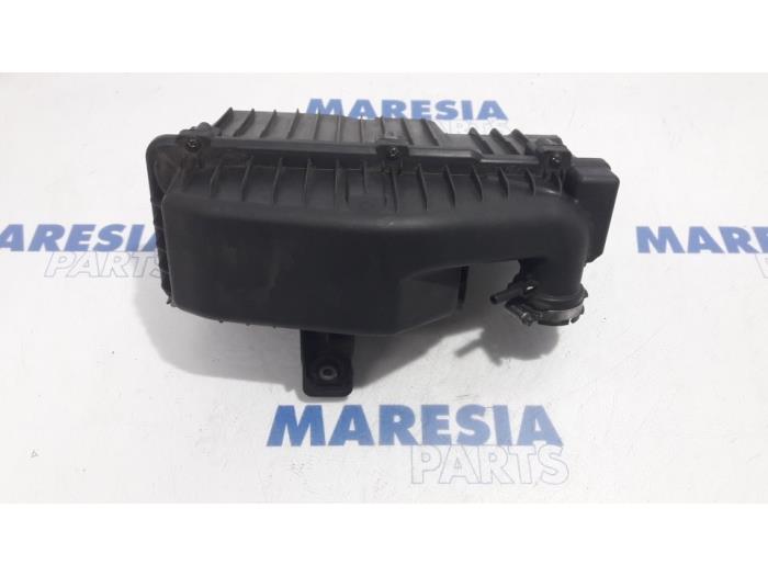 Begagnade Luftfilterhus Peugeot 208 I (CA/CC/CK/CL) 1.2 Vti 12V PureTech 82 Pris € 19,95 Marginaltabell erbjuds av Maresia Parts