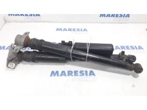 Used Shock absorber kit Peugeot 3008 I (0U/HU) 1.6 16V THP 155 Price € 315,00 Margin scheme offered by Maresia Parts