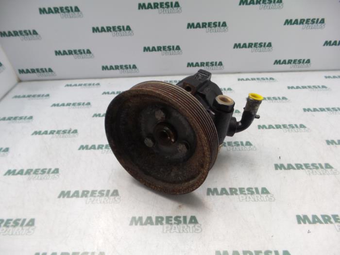 Usagé Pompe de direction Alfa Romeo 156 Sportwagon (932) 1.9 JTD Prix € 50,00 Règlement à la marge proposé par Maresia Parts