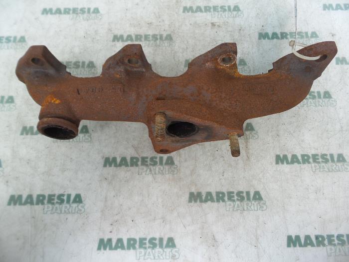 Gebrauchte Abgaskrümmer Renault Megane II Grandtour (KM) 1.5 dCi 80 Preis € 50,00 Margenregelung angeboten von Maresia Parts