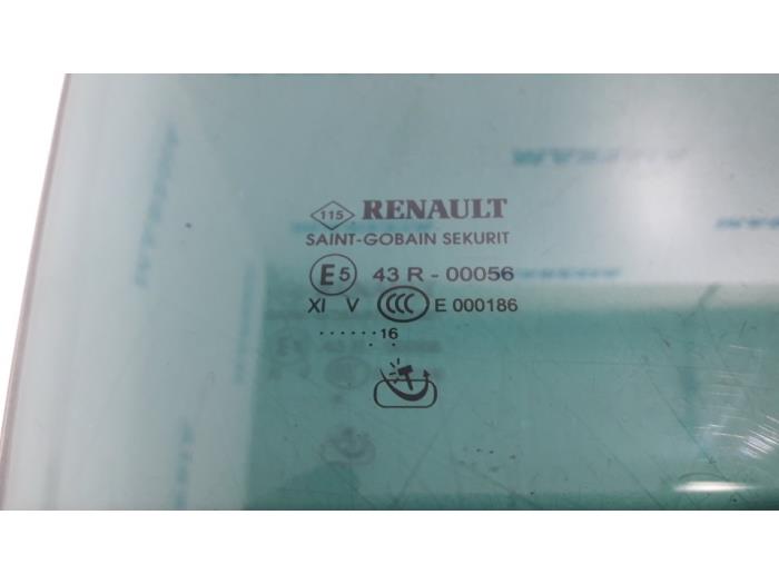 Vitre portière 4portes arrière droite d'un Renault Espace (RFCJ) 1.6 Energy dCi 160 EDC 2016