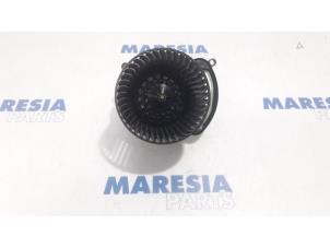 Used Heating and ventilation fan motor Renault Espace (RFCJ) 1.6 Energy dCi 160 EDC Price € 70,00 Margin scheme offered by Maresia Parts