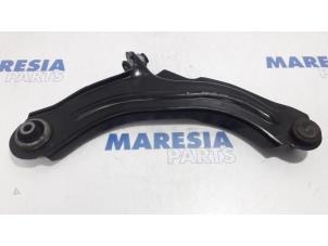 Used Front lower wishbone, left Renault Clio IV Estate/Grandtour (7R) 0.9 Energy TCE 12V Price € 20,00 Margin scheme offered by Maresia Parts