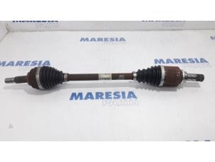 Used Front drive shaft, left Renault Clio IV Estate/Grandtour (7R) 0.9 Energy TCE 12V Price € 60,00 Margin scheme offered by Maresia Parts