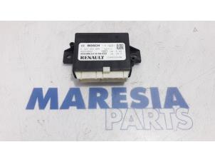 Używane Modul czujników parkowania Renault Espace (RFCJ) 1.6 Energy dCi 160 EDC Cena € 141,75 Procedura marży oferowane przez Maresia Parts
