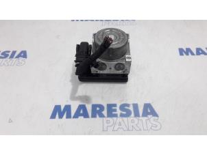 Used ABS pump Renault Espace (RFCJ) 1.6 Energy dCi 160 EDC Price € 262,50 Margin scheme offered by Maresia Parts