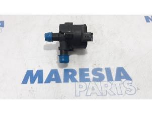 Used Water pump Renault Espace (RFCJ) 1.6 Energy dCi 160 EDC Price € 65,00 Margin scheme offered by Maresia Parts