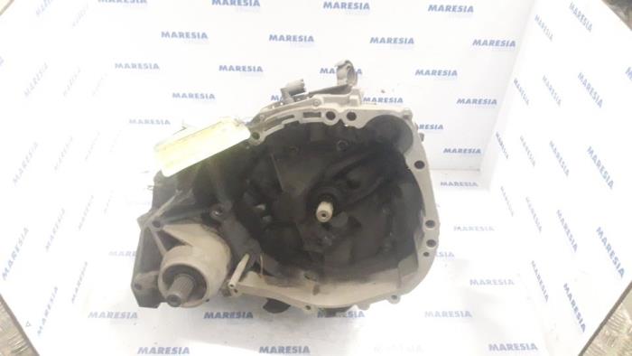 Usagé Boîte de vitesse Renault Twingo (C06) 1.2 16V Prix € 288,75 Règlement à la marge proposé par Maresia Parts