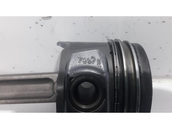 Piston d'un Renault Grand Scénic III (JZ) 1.5 dCi 110 2012