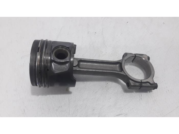 Piston d'un Renault Grand Scénic III (JZ) 1.5 dCi 110 2012
