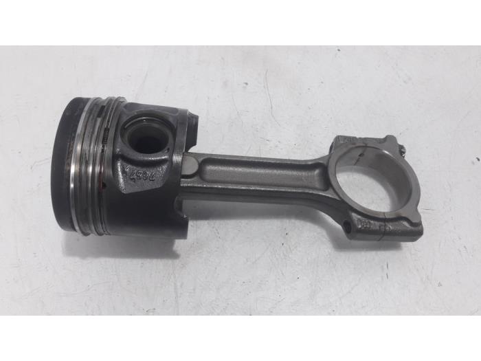 Piston d'un Renault Grand Scénic III (JZ) 1.5 dCi 110 2012