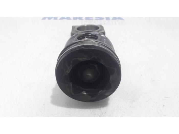 Piston d'un Renault Grand Scénic III (JZ) 1.5 dCi 110 2012