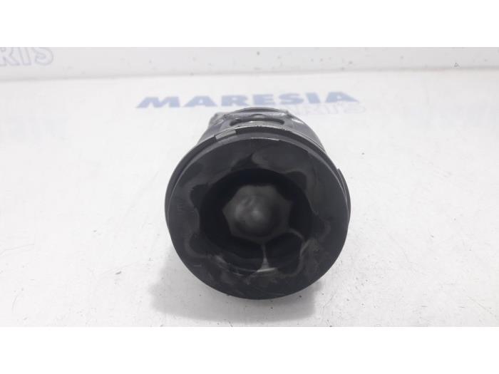Piston d'un Renault Grand Scénic III (JZ) 1.5 dCi 110 2012