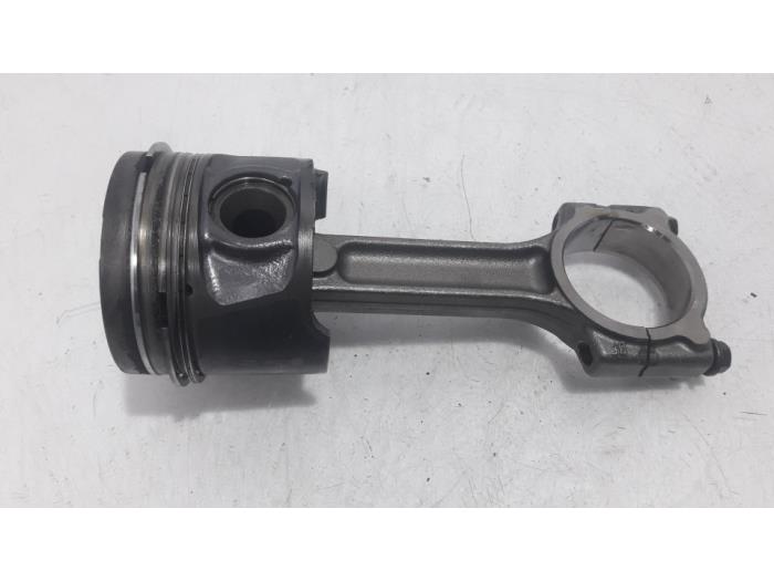 Piston d'un Renault Grand Scénic III (JZ) 1.5 dCi 110 2012
