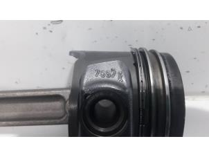 Piston d'un Renault Grand Scénic III (JZ) 1.5 dCi 110 2012