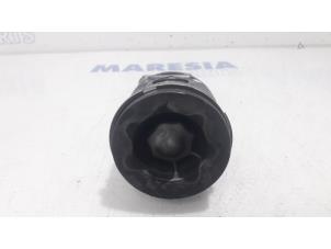 Piston d'un Renault Grand Scénic III (JZ) 1.5 dCi 110 2012