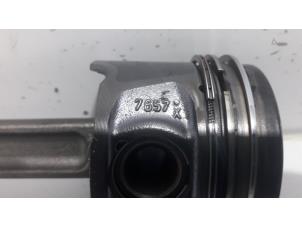 Piston d'un Renault Grand Scénic III (JZ) 1.5 dCi 110 2012