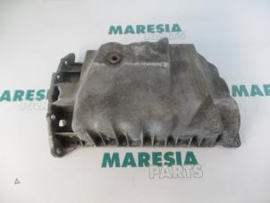 Used Sump Renault Megane Scénic (JA) 2.0 RT Price € 30,00 Margin scheme offered by Maresia Parts