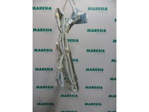 Used Roof curtain airbag, right Fiat Stilo (192A/B) 1.2 16V 3-Drs. Price € 50,00 Margin scheme offered by Maresia Parts