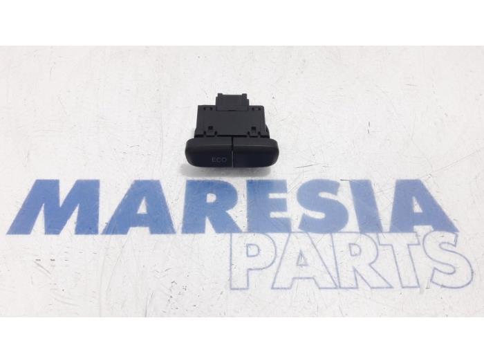 Usados Interruptor Fiat Panda (312) 0.9 TwinAir Turbo 85 Precio € 30,00 Norma de margen ofrecido por Maresia Parts