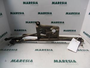 Usagé Mécanique essuie-glace Lancia Kappa SW 3.0 LS V6 24V Prix € 50,00 Règlement à la marge proposé par Maresia Parts