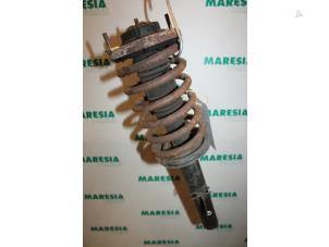 Usagé Barre amortisseur avant gauche Alfa Romeo 166 2.5 V6 24V Prix € 60,00 Règlement à la marge proposé par Maresia Parts