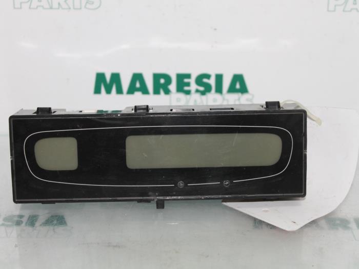 Begagnade Innerdisplay Renault Laguna II (BG) 1.8 16V Pris € 15,00 Marginaltabell erbjuds av Maresia Parts
