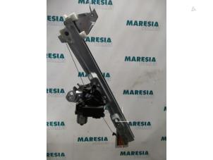 Used Window mechanism 4-door, front right Peugeot 308 SW (4E/H) 1.6 VTI 16V Price € 35,00 Margin scheme offered by Maresia Parts