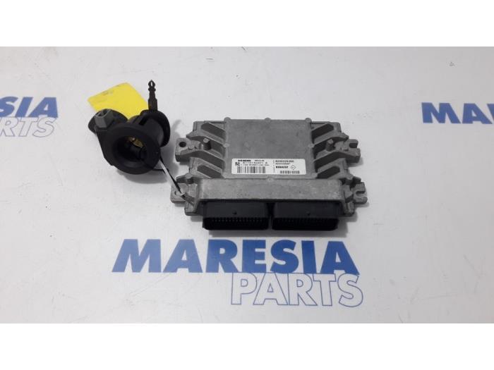Used Engine management computer Renault Clio II (BB/CB) 1.2 Price € 75,00 Margin scheme offered by Maresia Parts