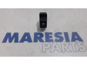Used Multi-functional window switch Citroen Berlingo 1.6 Hdi 90 Phase 2 Price € 24,20 Inclusive VAT offered by Maresia Parts