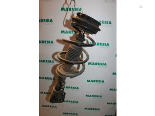 Used Front shock absorber rod, left Renault Laguna II (BG) 1.9 dCi 120 Price € 40,00 Margin scheme offered by Maresia Parts
