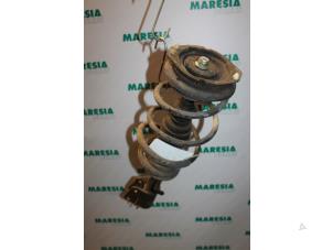 Used Front shock absorber rod, left Renault Laguna II (BG) 2.0 16V Price € 40,00 Margin scheme offered by Maresia Parts