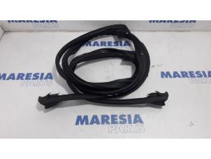 Używane Cabriodak rubber Fiat 500 (312) 0.9 TwinAir 80 Cena € 105,00 Procedura marży oferowane przez Maresia Parts