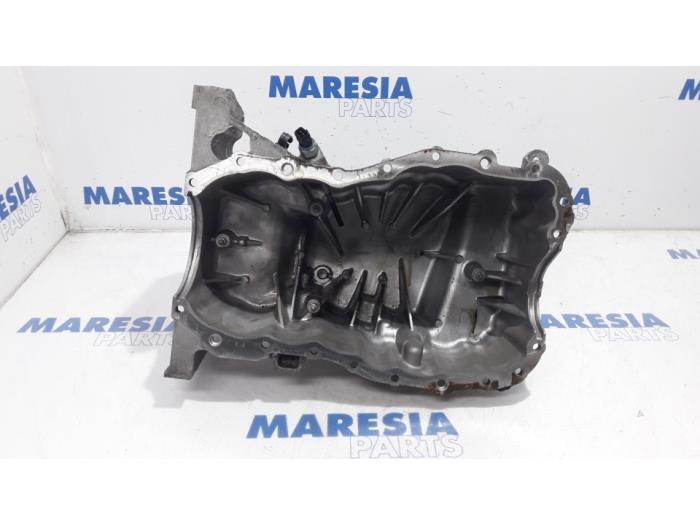 Usagé Couvercle carter Renault Megane III Grandtour (KZ) 1.5 dCi 110 Prix € 40,00 Règlement à la marge proposé par Maresia Parts