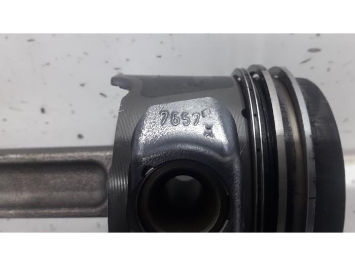 Piston d'un Renault Megane III Grandtour (KZ) 1.5 dCi 110 2012