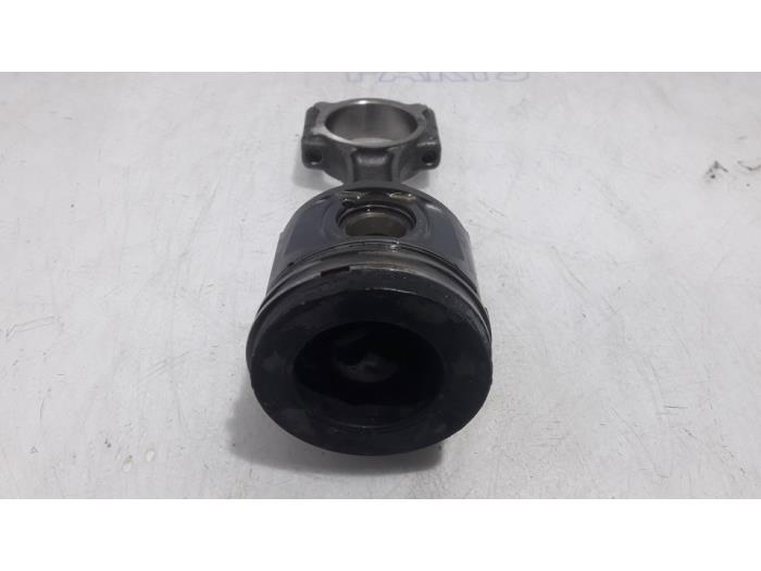 Piston d'un Renault Megane III Grandtour (KZ) 1.5 dCi 110 2012