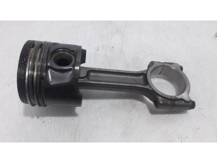 Piston d'un Renault Megane III Grandtour (KZ) 1.5 dCi 110 2012