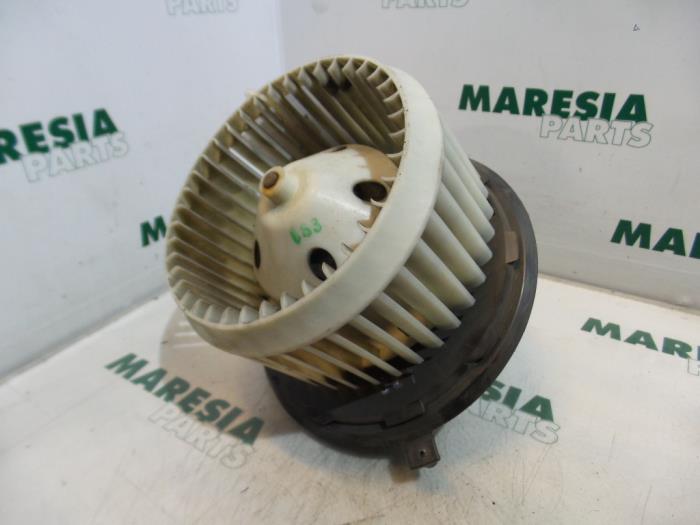 Motor de ventilador de calefactor de un Alfa Romeo 156 (932) 1.9 JTD 16V 2003
