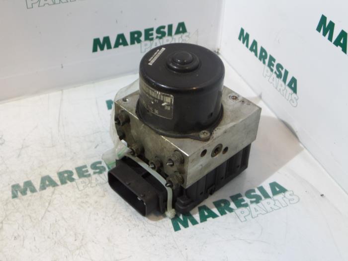 Usagé Bloc ABS Peugeot 206 (2A/C/H/J/S) 2.0 GT,GTI 16V Prix € 75,00 Règlement à la marge proposé par Maresia Parts