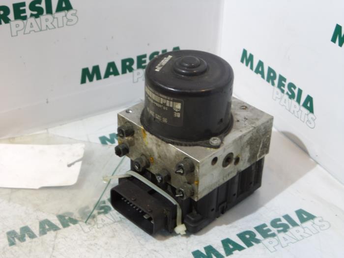 Begagnade ABS-pump Peugeot 206 (2A/C/H/J/S) 2.0 GTI 16V Pris € 75,00 Marginaltabell erbjuds av Maresia Parts