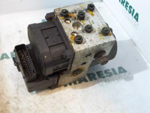 Used ABS pump Renault Espace (JE) 2.0 16V Price € 90,00 Margin scheme offered by Maresia Parts