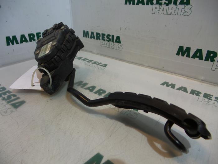 Begagnade Gaspedalsensor Renault Laguna II (BG) 1.8 16V Pris € 40,00 Marginaltabell erbjuds av Maresia Parts