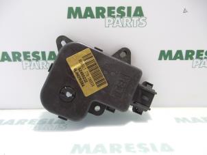 Used Heater valve motor Renault Laguna II Grandtour (KG) 1.9 dCi 120 Price € 25,00 Margin scheme offered by Maresia Parts