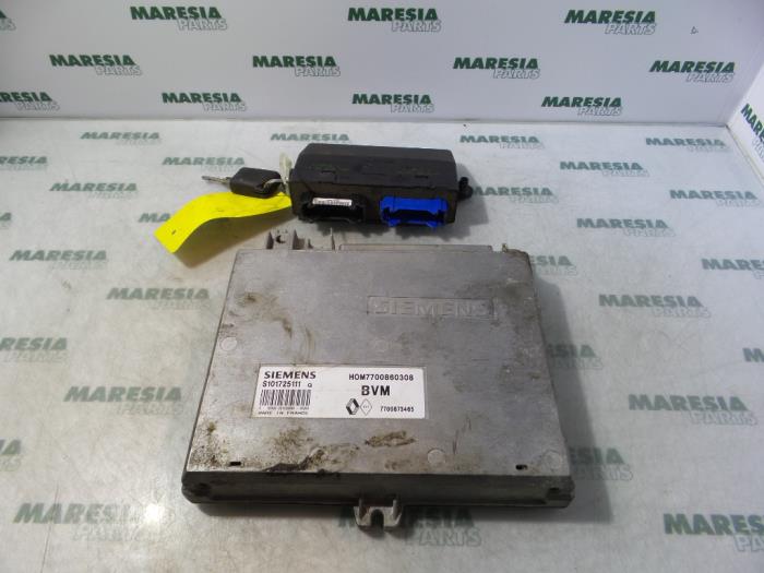 Used Engine management computer Renault Laguna I (B56) 1.8 Price € 25,00 Margin scheme offered by Maresia Parts