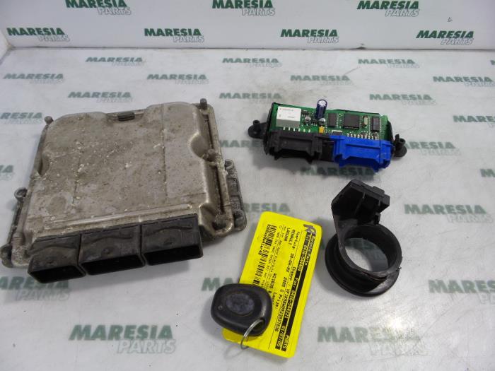 Used Engine management computer Renault Laguna I Grandtour (K56) 1.9 dCi Price € 75,00 Margin scheme offered by Maresia Parts