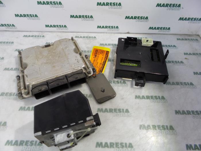 Used Engine management computer Renault Laguna II Grandtour (KG) 1.9 dCi 100 Price € 210,00 Margin scheme offered by Maresia Parts