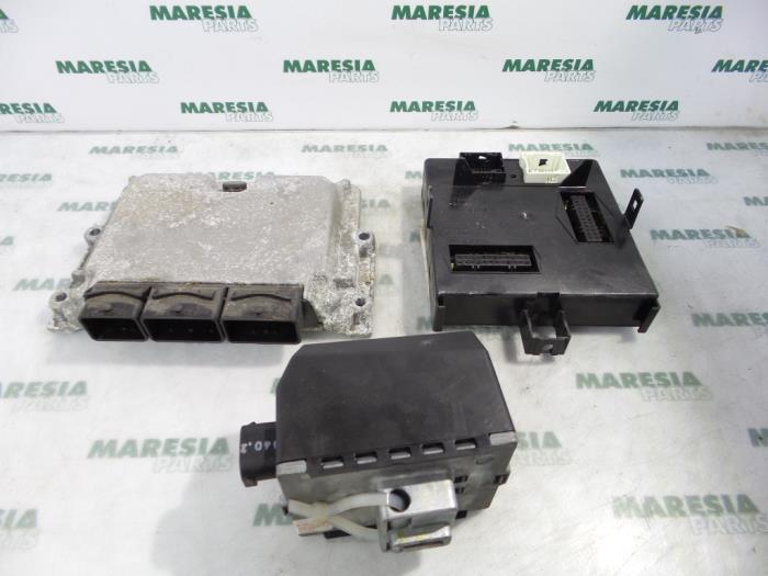 Used Engine management computer Renault Laguna II Grandtour (KG) 3.0 V6 24V Price € 236,25 Margin scheme offered by Maresia Parts