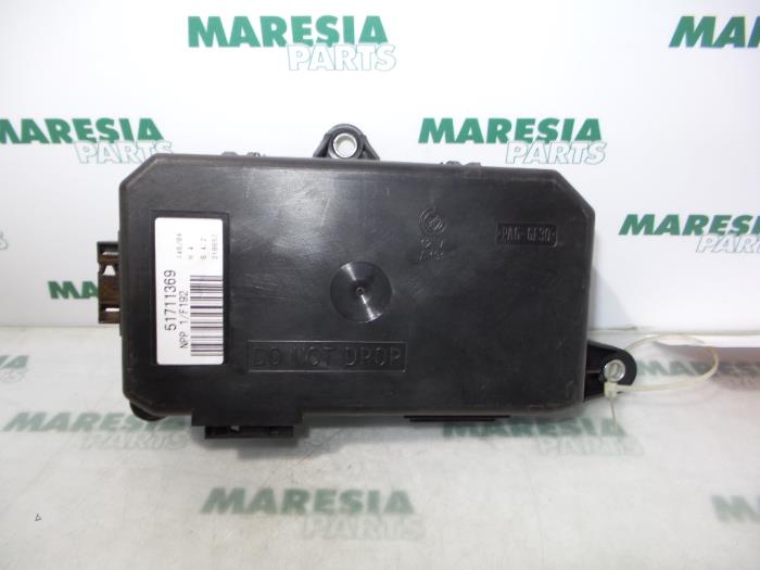 Usagé Ordinateur divers Fiat Stilo MW (192C) 1.9 JTD 115 Prix € 35,00 Règlement à la marge proposé par Maresia Parts